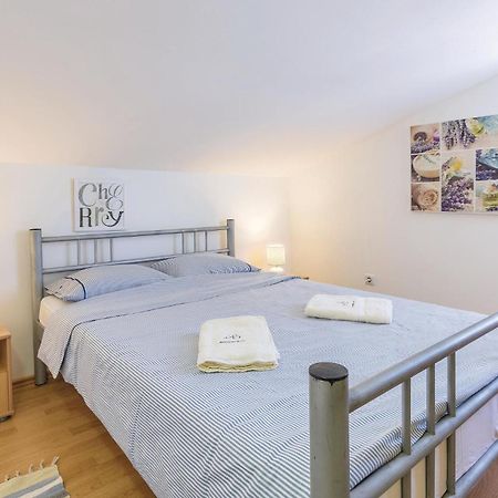 Amazing Apartment In Medulin With Wifi Экстерьер фото