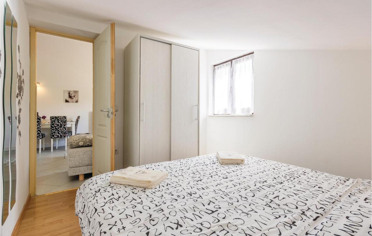Amazing Apartment In Medulin With Wifi Экстерьер фото