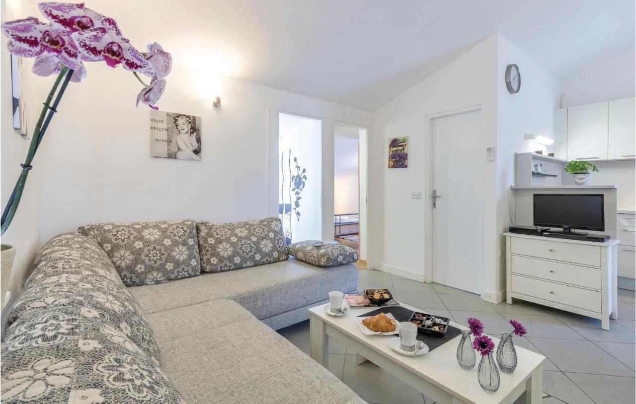 Amazing Apartment In Medulin With Wifi Экстерьер фото