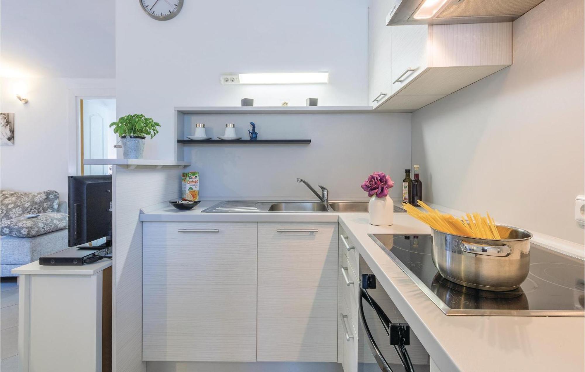 Amazing Apartment In Medulin With Wifi Экстерьер фото